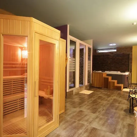 Hotel Adria Apartmanhotel 3*