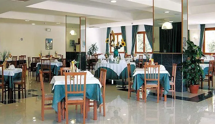 아파트호텔 Hotel Adria 3*