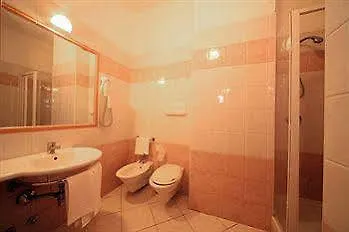 Hotel Adria 아파트호텔 3*